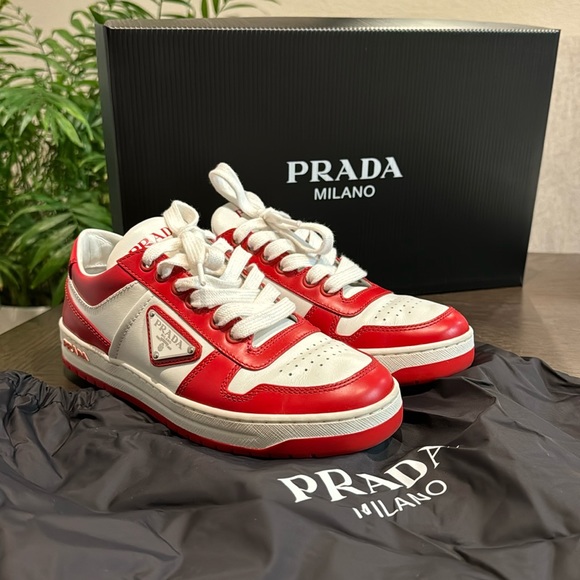PRADA logo low top sneaker - Picture 2 of 15